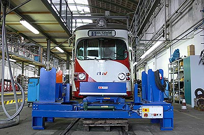 Customised lifting systems Railway Technology